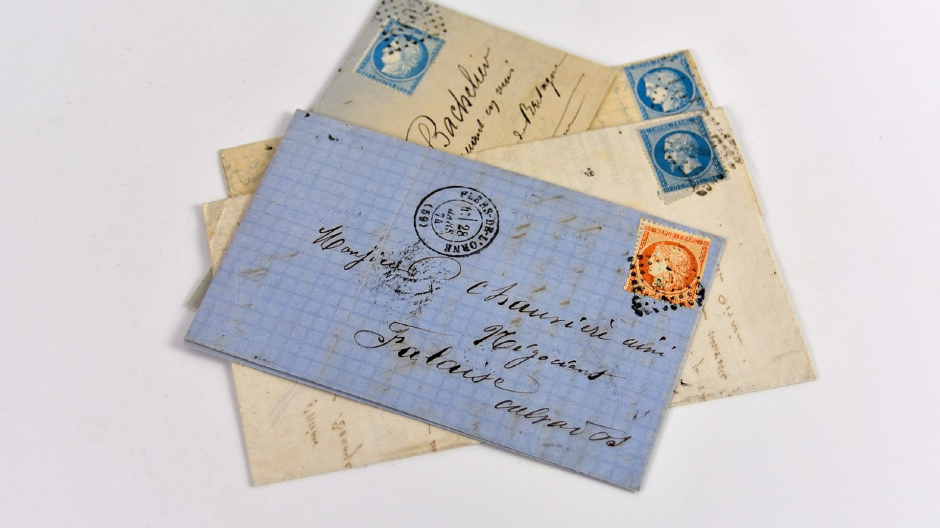 Différence entre timbre-poste neuf et celui oblitéré