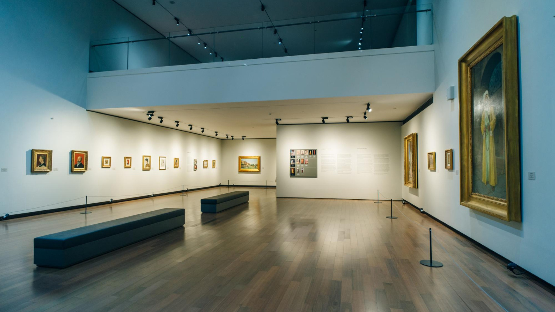 L'art de la présentation : comment le mobilier transforme l'expérience des musées ?