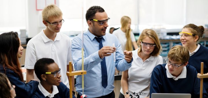 Bachelor sciences politiques : une voie vers les carrières publiques et internationales