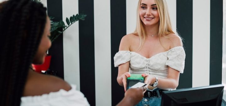 Caisse coiffure : pourquoi passer à un logiciel numérique est essentiel ?