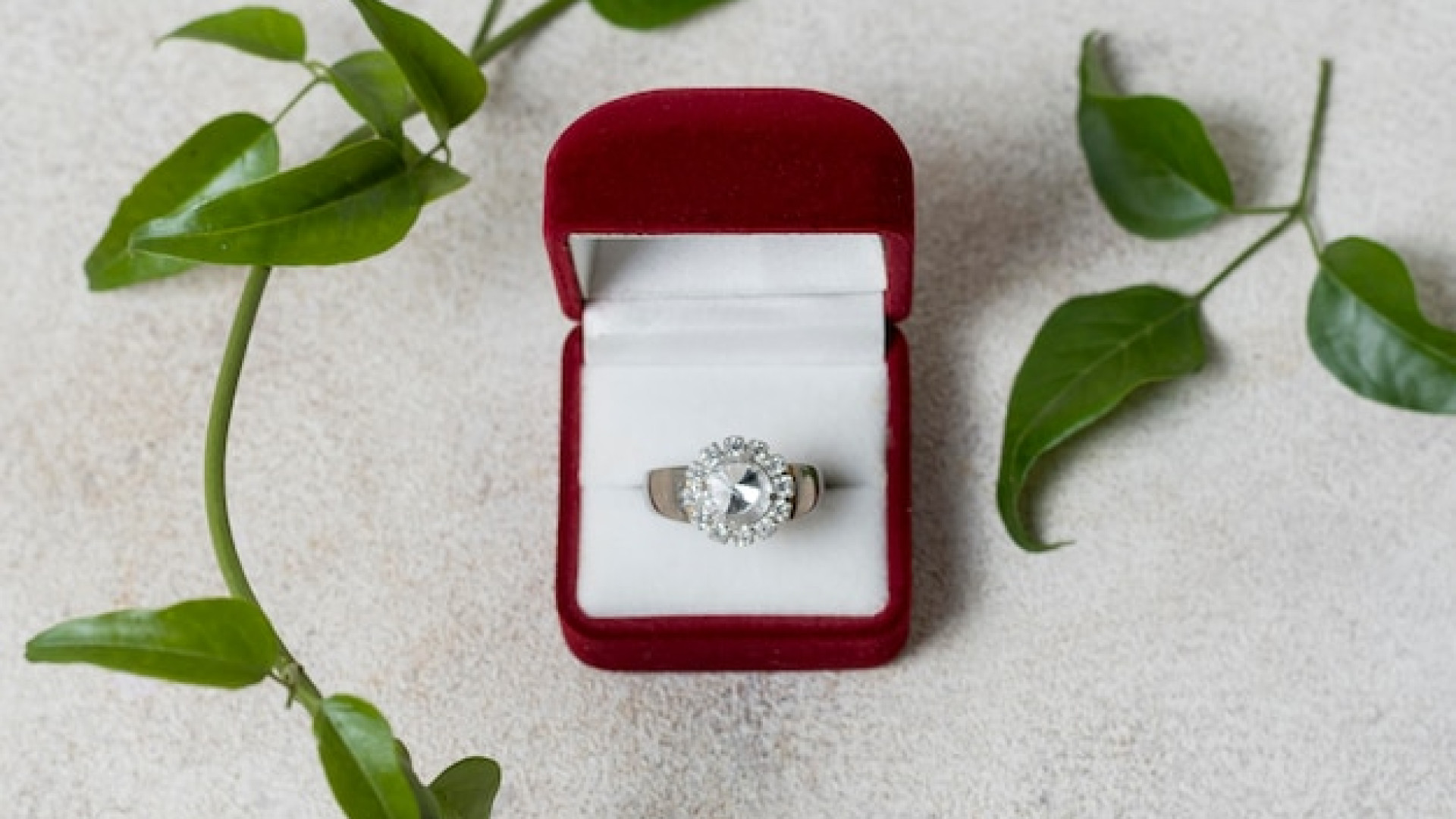 Comment reconnaître une vraie bague cartier ? Conseils pour éviter les contrefaçons