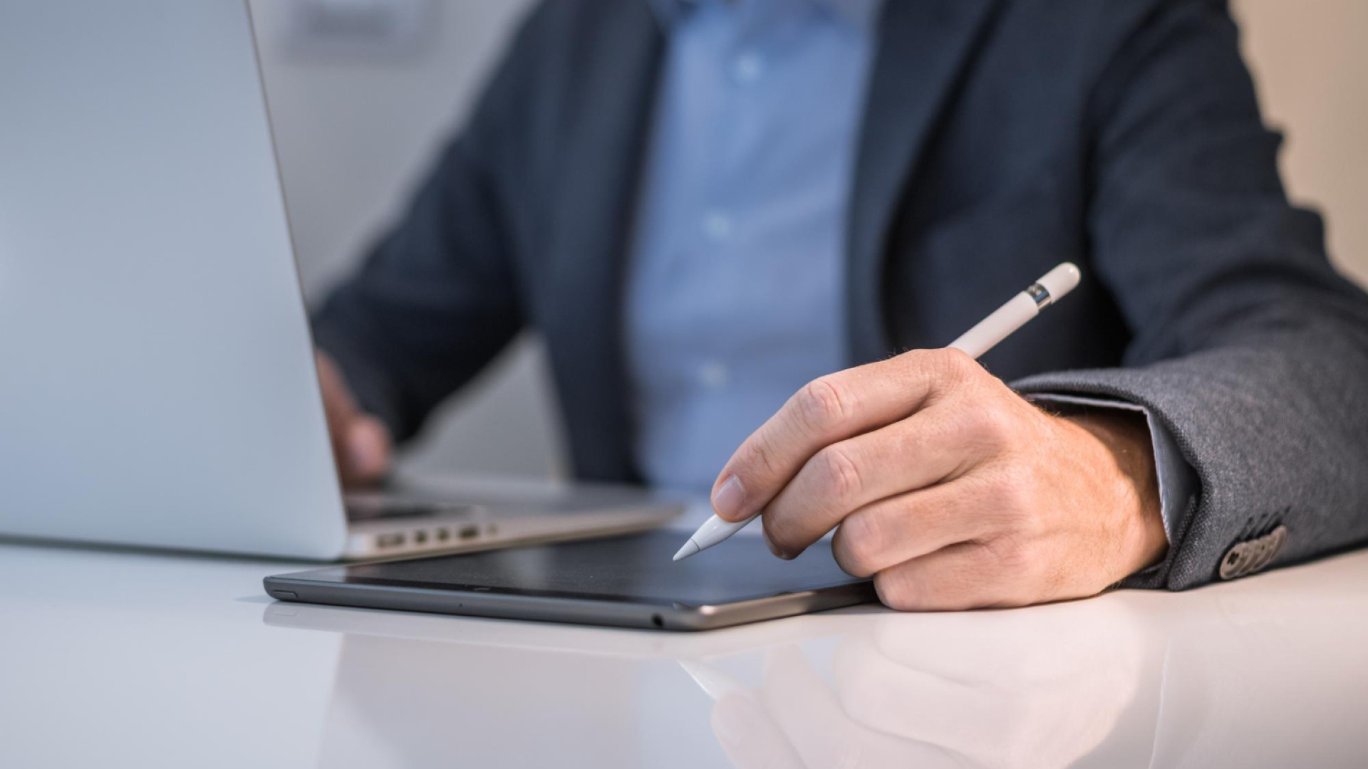 Signature électronique : pourquoi les entreprises françaises doivent aller plus loin